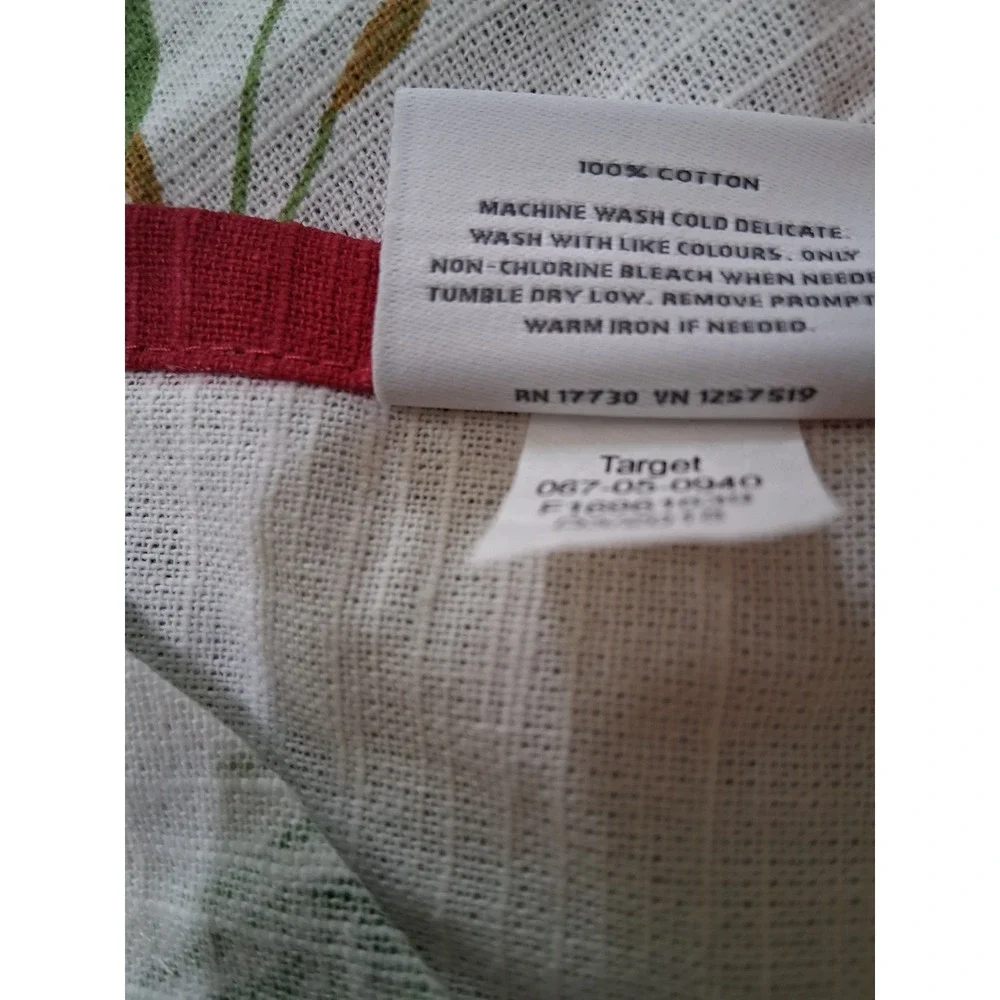 Threshold Tablecloth‎ White Green Red Botanical Leaf Cotton Christmas 2018 83x58